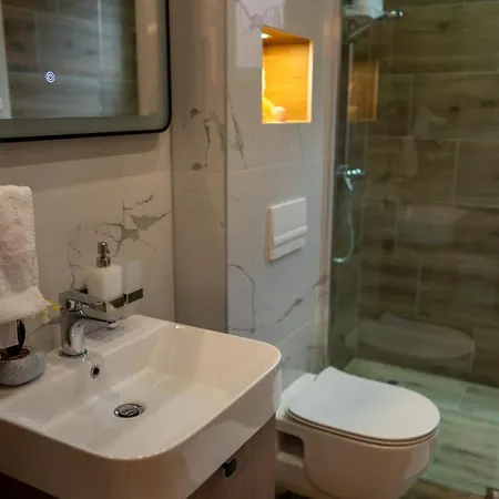 Sm Exclusive * Visoko